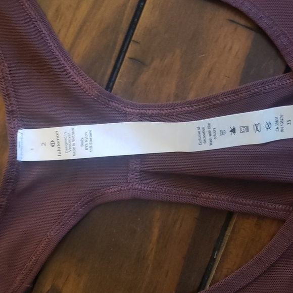 Lululemon 105 tank *mesh - Picture 3 of 6